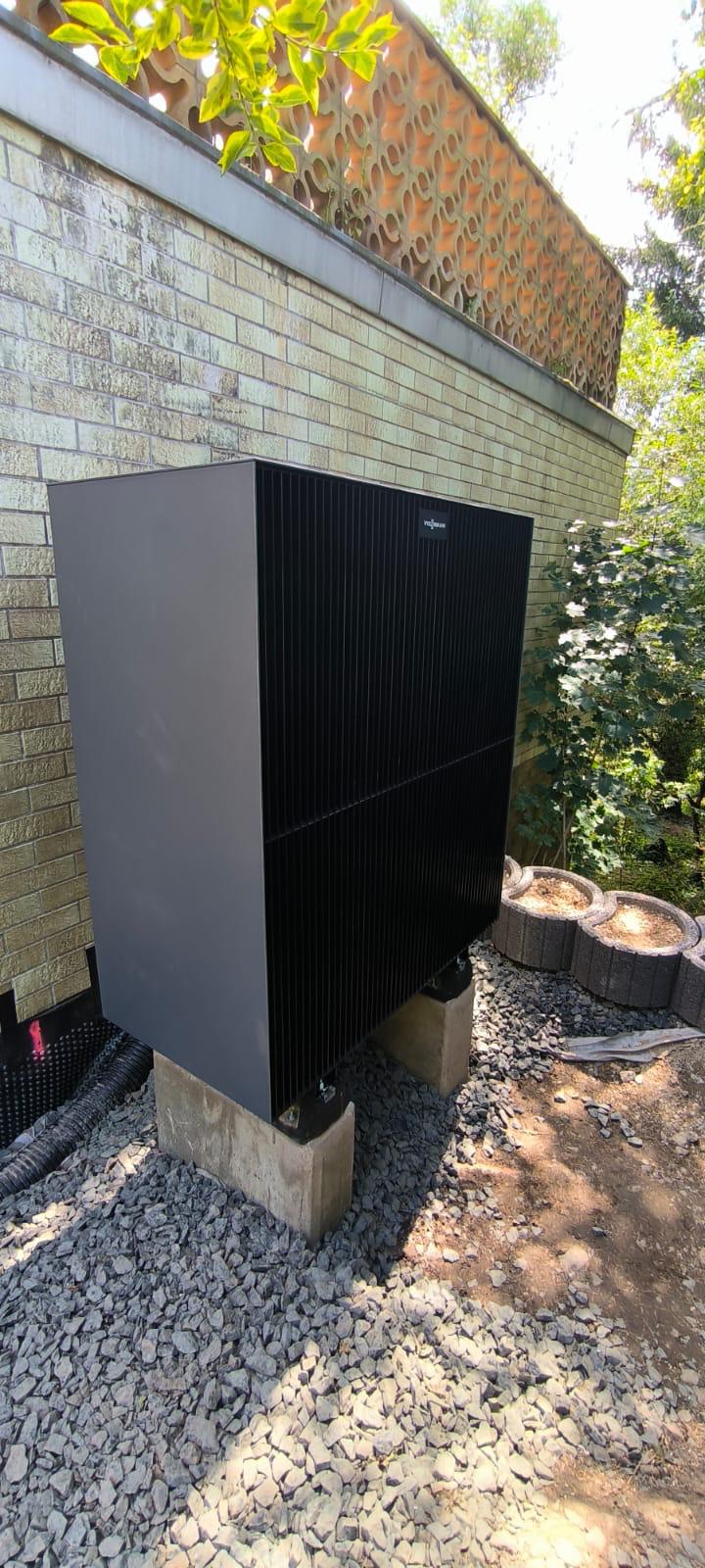 Viessmann Wärmepumpe auf Fundamentblock
